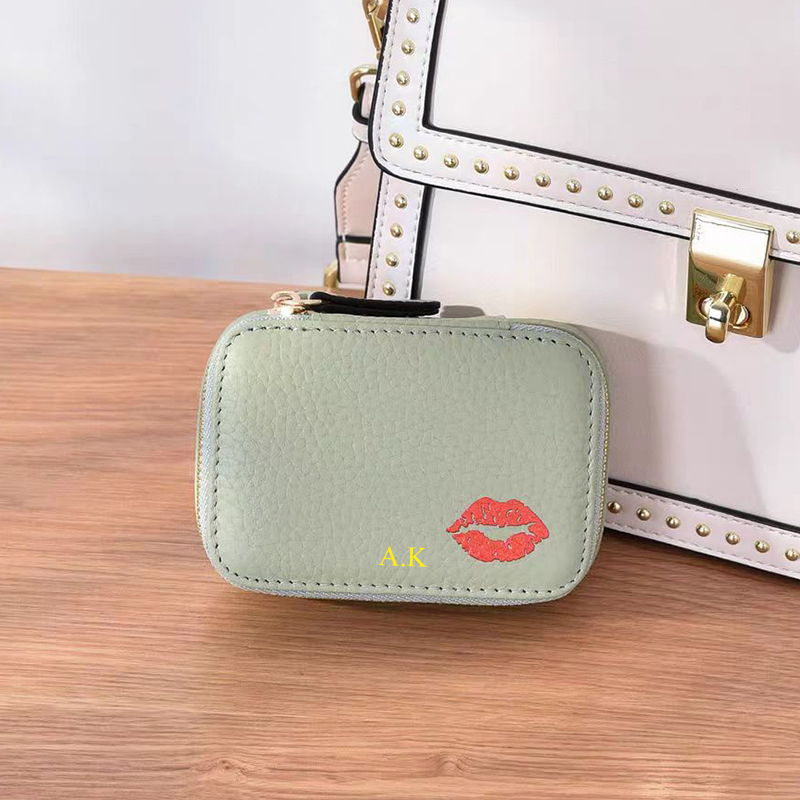 Luxe koeienhuid vrouw lippenst - Luxury Bags Names recensie en prijs